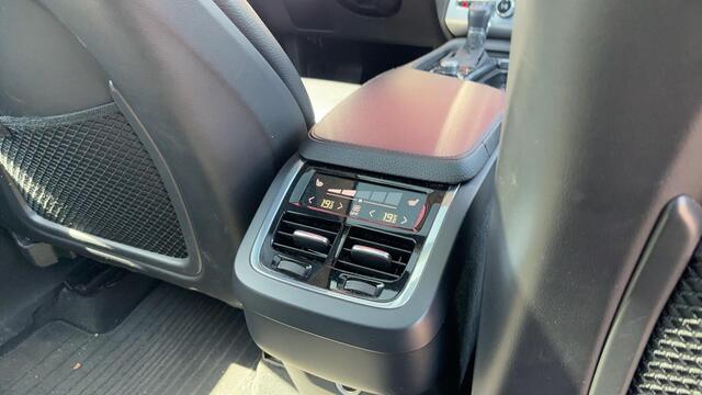 Volvo XC90 2.0 D5 AWD Momentum 7PERS / BOWERS & WILKINS / PANORAMADAK / STOELVERW / STUURVERW / KEYLESS / NAVI / FULL LED / CLIMA / NL-AUTO