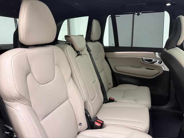 Volvo XC90 T8 AWD Ultra Dark Executive Edition / Luchtvering / Bowers & Wilkins audio / Stoelventilatie / 22'' velgen /