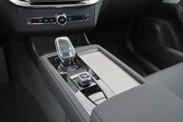 Volvo XC90 T8 Recharge AWD Ultra Black Ed. Exec. - Luchtvering - Panorama/schuifdak - IntelliSafe Assist & Surround - 360º Camera - Bowers & Wilkins audio - Verwarmde voorstoelen, stuur & achterbank - Parkeersensoren voor & achter - Elektr. bedienb. voorstoelen met 