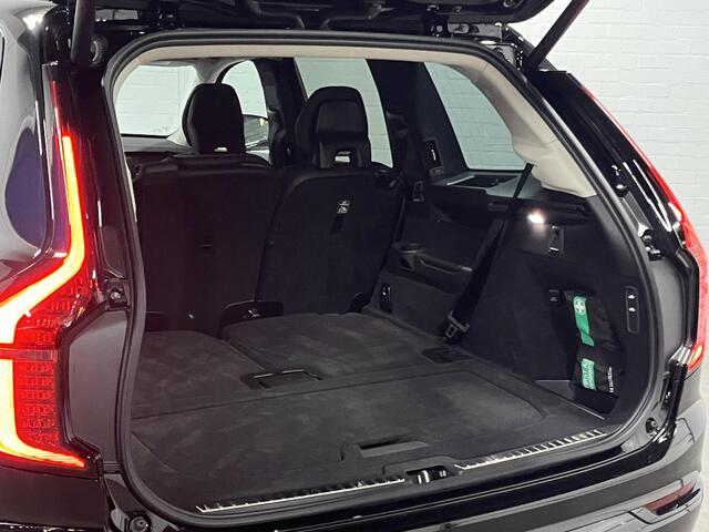 Volvo XC90 2.0 T8 Plug-in hybrid AWD Ultra Dark Luchtvering | Bowers & Wilkins | Adapt. cruise | Open dak | Massage | 360 camera | Head-up | Stoelventilatie/-verwarming | 22" wielen