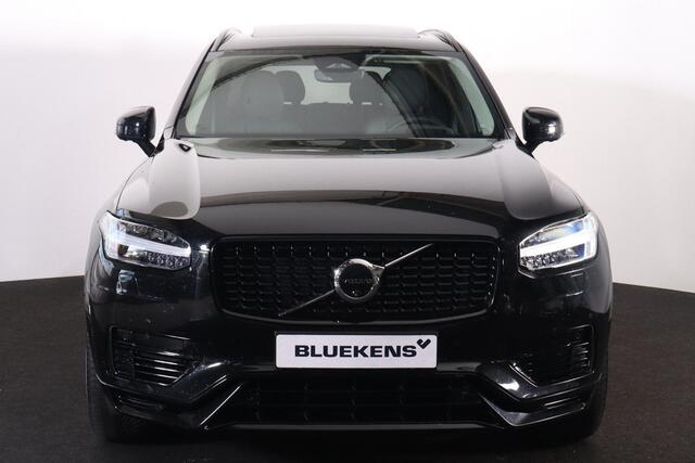 Volvo XC90 T8 Recharge AWD Ultimate Dark - Luchtvering - Panoramisch schuif-/kanteldak - Head up display - IntelliSafe Assist & Surround - Getint glas - verwarmbaar stuurwiel - 360º camera - Parkeersensoren voor & achter - Voorstoelen en buitenste zitplaatsen 2e zit