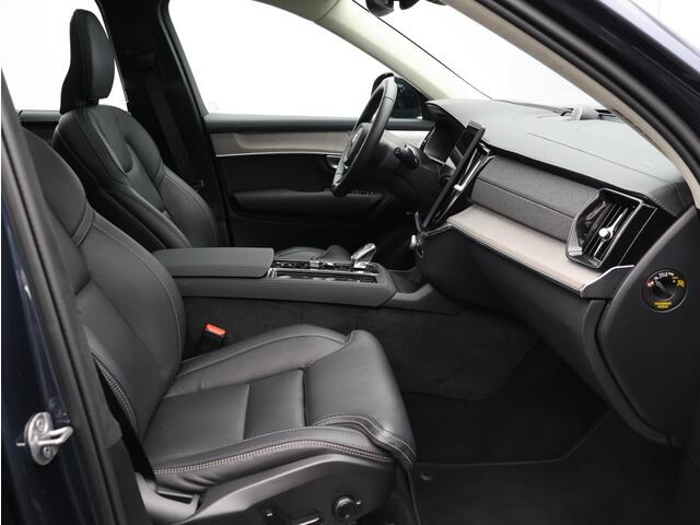 Volvo XC90 T8 455PK Plug-in hybrid AWD Ultra Dark / Bowers & Wilkins / Luchtvering / Gelamineerd Glas / Nappa Leder Met Ventilatie / 21" / Panoramisch Dak / Trekhaak /