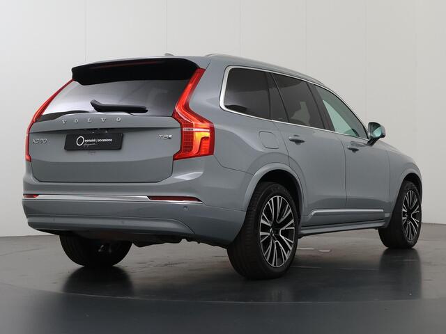 Volvo XC90 2.0 T8 Recharge AWD Core Bright | Achteruitrijcamera | Apple CarPlay/Android Auto | Comfortstoelen | Adaptieve Cruise Control | Draadloze telefoonlader | Ele. achterklep | Navigatie | Sfeerverlichting | Stuur en stoelverwarming | 7-Zitplaatsen | Harman/Ka