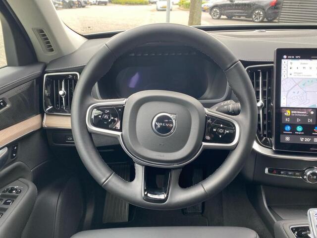Volvo XC90 Plus Dark Recharge Plug-In Hybrid AWD