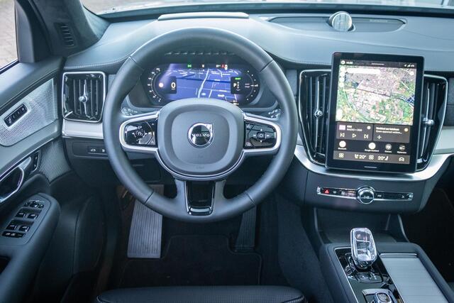 Volvo XC90 2.0 T8 Plug-in hybrid AWD Ultra Black Ed. Exec. | Geventileerd leder | Head-up Display | Schuif-/kanteldak | Bowers & Wilkins Premium Audio | Luchtvering | Gelaagd Glas | Adaptieve Cruise Control | Trekhaak