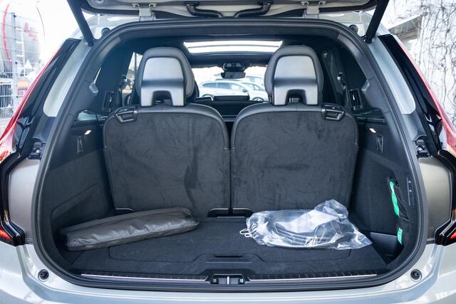 Volvo XC90 2.0 T8 Plug-in hybrid AWD Ultra Black Ed. Exec. | Geventileerd leder | Head-up Display | Schuif-/kanteldak | Bowers & Wilkins Premium Audio | Luchtvering | Gelaagd Glas | Adaptieve Cruise Control | Trekhaak