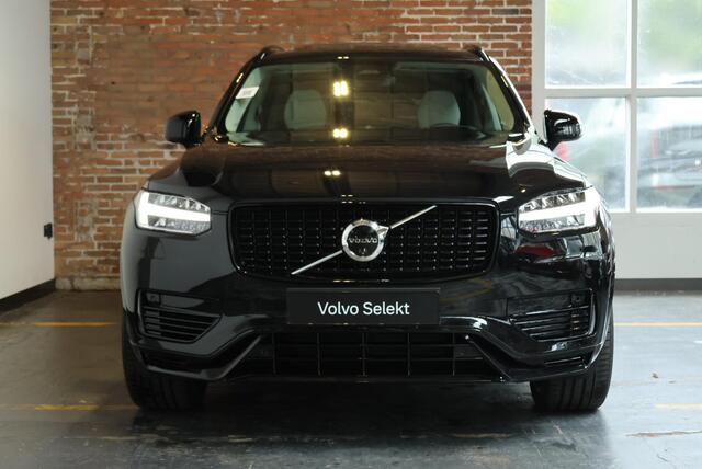 Volvo XC90 T8 Automaat AWD Ultra Dark | Bowers & Wilkins | Luchtvering | Panoramadak | Rondom zichtcamera | 22" Lichtmetalen velgen | Verwarmbare voorstoelen | Verwarmbaar stuurwiel | Massagefunctie voorstoelen | Ventileerbare voorstoelen | Verwarmbare achterbank