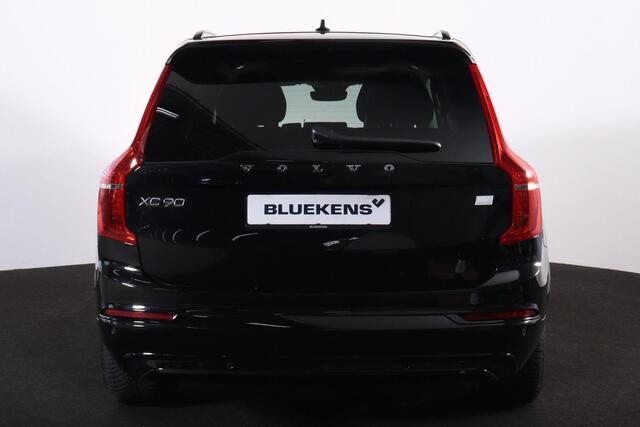 Volvo XC90 T8 Recharge AWD Ultimate Dark - Luchtvering - Panorama/schuifdak - IntelliSafe Assist & Surround - 360º Camera - Verwarmde voorstoelen, stuur & achterbank - Parkeersensoren voor & achter - Elektr. bedienb. voorstoelen met geheugen - Head up display - Draadloze tel. lader - Extra getint glas - Elektr. inklapbare trekhaak - 20' LMV