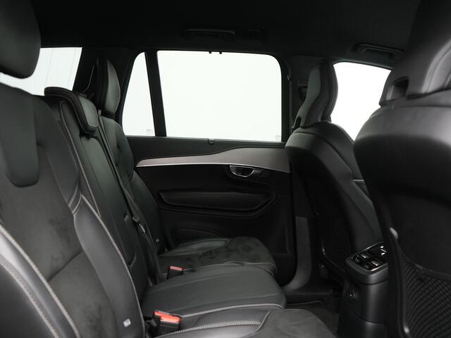 Volvo XC90 T8 Recharge AWD R-Design 7 Persoons LONG RANGE PHEV 455pk Dealer O.H. | Adaptive Cruise | 360 Camera | Lederen Sportstoelen Memory & Verwarmd | Apple Carplay | Stuur Verwarmd | Keyless | Blis | Navigatie | DAB | Virtual | Plug In Hybrid |