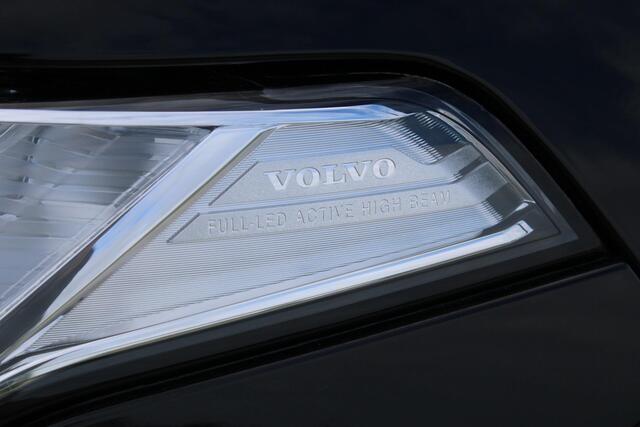 Volvo XC90 2.0 B5 AWD Inscription Intro Edition | Incl. 12 maanden garantie | 7 persoons | Adaptieve cruise control | Pilot assist | Bowers & Wilkins audio | Head-up display | Stoelverwarming/ventilatie | Stuurverwarming | Schuif/kantel dak | Trekhaak |