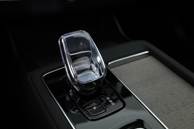 Volvo XC90 2.0 T8 Plug-in hybrid AWD Ultra Dark | Pano | HUD | Luchtvering | 360cam | Stoelventi. | Massage | Elek. Trekhaak | B&W Audio |