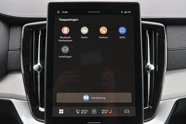 Volvo XC90 T8 Recharge AWD Ultra Executive Dark - Luchtvering - Panorama/schuifdak - IntelliSafe Assist & Surround - 360º Camera - Bowers & Wilkins audio - Verwarmde voorstoelen, stuur & achterbank - Parkeersensoren voor & achter - Elektr. bedienb. voorstoelen met geheugen - Geventileerde voorstoelen - Head up display - Draadloze tel. lader - Extra getint glas - 22' LMV