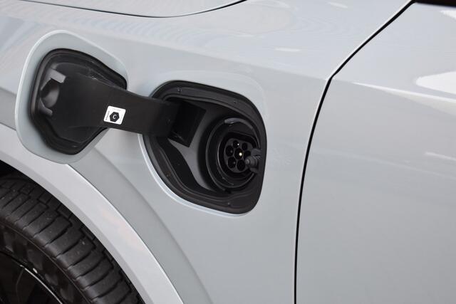 Volvo XC90 T8 408PK Plug-in AWD Ultra Black Executive Editdion | Trekhaak | Bowers & Wilkins | Luchtvering |