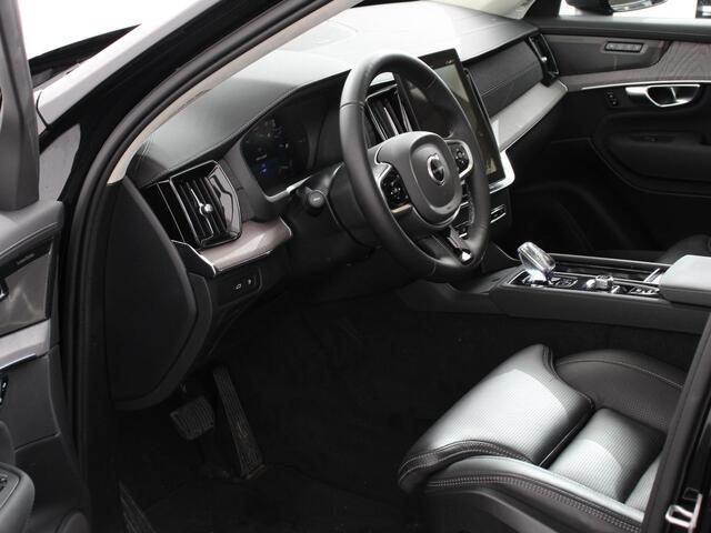 Volvo XC90 2.0 T8 Plug-in hybrid AWD Ultra Dark Panoramadak Navigatie Apple Carplay Android Auto 360 camera Parkeerhulp Adaptive Cruise Control Verwarmde en geventileerde voorstoelen Head-up-display Harman Kardon Premium Sound Memory stoelen met massagefunctie Climate Control Matrix-ledkoplampen