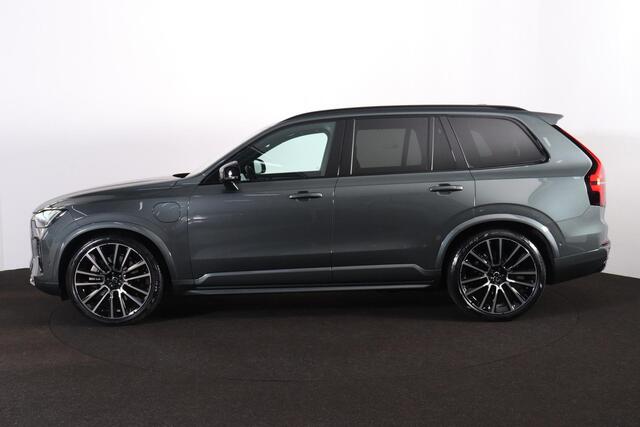 Volvo XC90 T8 Recharge AWD Ultra Dark Exec. Ed. - Luchtvering - Panorama/schuifdak - IntelliSafe Assist & Surround - 360º Camera - Bowers & Wilkins audio - Adaptieve LED koplampen - Verwarmde voorstoelen, stuur & achterbank - Parkeersensoren voor & achter - Elektr. bedienb. voorstoelen met geheugen - Head up display - Draadloze tel. lader - Extra getint glas - 22' LMV