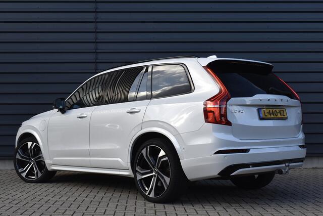 Volvo XC90 2.0 T8 Recharge AWD R-Design *Orig. NL* | Panorama | Trekhaak | Luchtvering | B&W Audio | 22'' Wielen | Head- Up |
