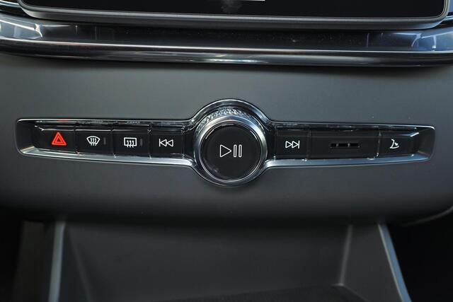 Volvo XC90 T8 Recharge AWD Ultra Black Ed. Exec. - Luchtvering - Panorama/schuifdak - IntelliSafe Assist & Surround - 360º Camera - Bowers & Wilkins audio - Adaptieve LED koplampen - Verwarmde voorstoelen, stuur & achterbank - Parkeersensoren voor & achter - Elektr. bedienb. voorstoelen met geheugen - Geventileerde voorstoelen - Head up display - Draadloze tel. lader - Extra getint glas - 22' LMV