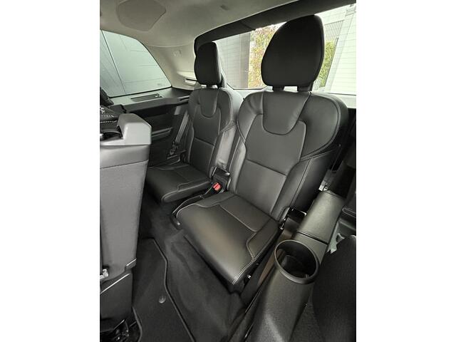 Volvo XC90 2.0 T8 Plug-in hybrid AWD Ultra Dark Luchtvering / Bowers & Wilkins audio / Trekhaak / Head-up display / Stoelventilatie en massage / 360 camera