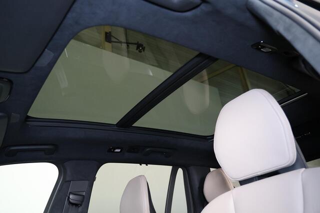 Volvo XC90 T8 Recharge AWD Ultra Dark Exec. Ed. - Luchtvering - Panorama/schuifdak - IntelliSafe Assist & Surround - 360º Camera - Bowers & Wilkins audio - Adaptieve LED koplampen - Verwarmde voorstoelen, stuur & achterbank - Parkeersensoren voor & achter - Elektr. bedienb. voorstoelen met geheugen - Geventileerde voorstoelen - Head up display - Draadloze tel. lader - Extra getint glas - 22' LMV