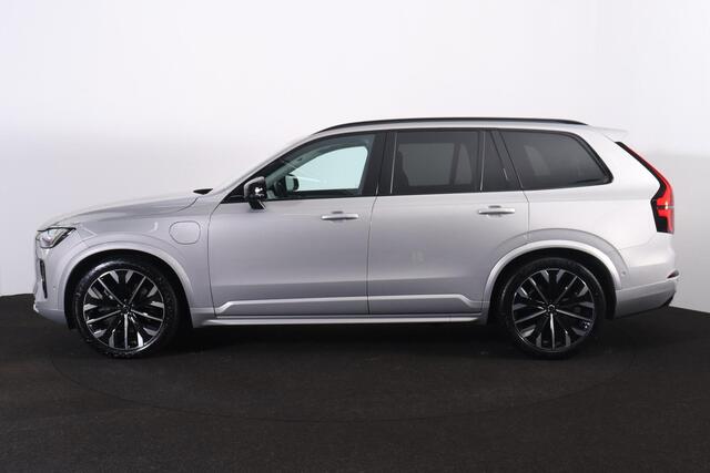 Volvo XC90 T8 Recharge AWD Ultra Dark - Luchtvering - Panorama/schuifdak - IntelliSafe Assist & Surround - 360º Camera - B&W Audio - Verwarmde voorstoelen, stuur & achterbank - Parkeersensoren voor & achter - Elektr. bedienb. voorstoelen met geheugen - Head up display - Draadloze tel. lader - Extra getint glas - 21' LMV