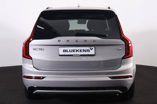 Volvo XC90 T8 Recharge AWD Ultra Dark - Luchtvering - Panorama/schuifdak - IntelliSafe Assist & Surround - 360º Camera - B&W Audio - Verwarmde voorstoelen, stuur & achterbank - Parkeersensoren voor & achter - Elektr. bedienb. voorstoelen met geheugen - Head up display - Draadloze tel. lader - Extra getint glas - 21' LMV