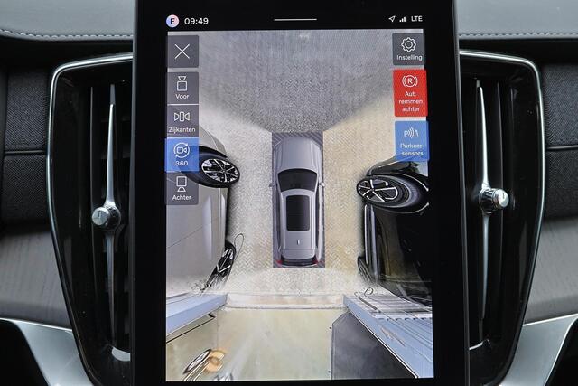 Volvo XC90 T8 Recharge AWD Ultra Dark - Luchtvering - Panorama/schuifdak - IntelliSafe Assist & Surround - 360º Camera - Bowers & Wilkins audio - Adaptieve LED koplampen - Verwarmde voorstoelen, stuur & achterbank - Parkeersensoren voor & achter - Elektr. bedienb. voorstoelen met geheugen - Geventileerde voorstoelen - Draadloze tel. lader - Extra getint glas - Inklapbare trekhaak - 22' LMV