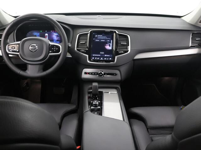 Volvo XC90 2.0 T8 Plug-in hybrid AWD Plus Dark | SOH 98% | 7-Zitplaatsen | Harman/Kardon Audio | Ele.verstelbare stoelen + geheugen | 360 Camera | Stoelverwarming voor + achter | Stuurverwarming | Adaptieve Cruise Control |