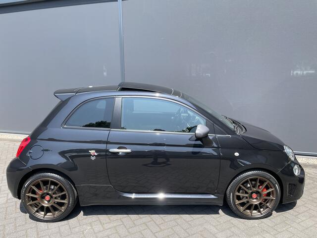 Abarth 500 1.4 T-Jet 595 70th Anniversary Airco - Parkeersensoren achter - Sportstoelen - Schuif/ kanteldak - Multifunctioneel stuurwiel - licht metalen velgen - Mistlampen