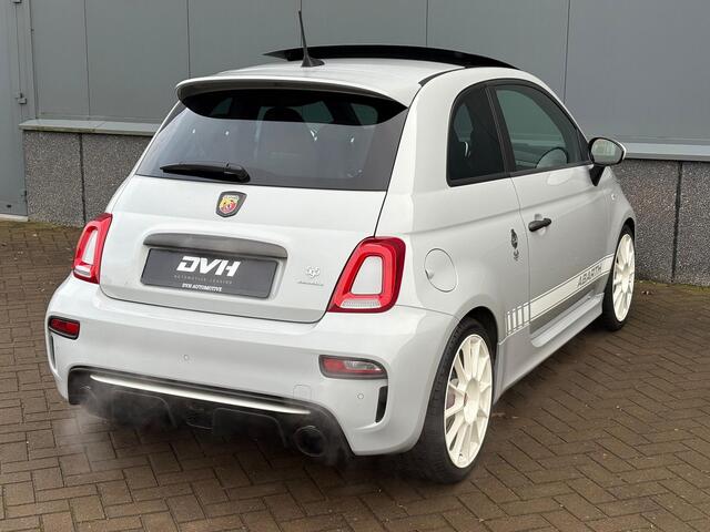 Abarth 500 1.4 T-Jet 595 132kW Competizione