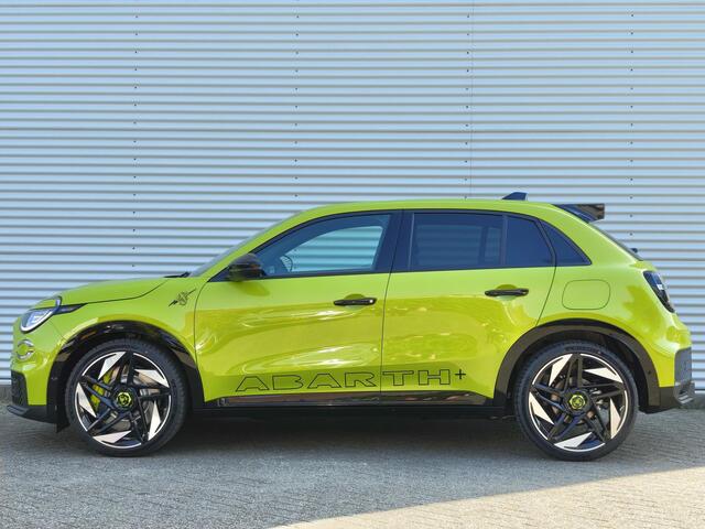 Abarth 600e Scorpionissima 54kWh 280pk | SABELT SPORTSTOELEN | ADAPTIVE CRUISE | 20" LMV | APPLE CARPLAY / ANDROID AUTO |