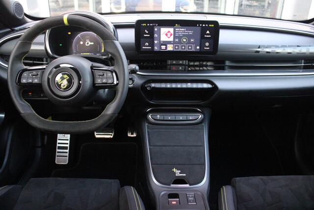 Abarth 600e SCORPIONISSIMA 280PK 54 kWh | SABELT PERFROMANCE SPORTOELEN/BEKLEDING | ENGINE SOUND GENERATOR | PACK DESIGN SCORPIONISSIMA | PACK TECH SCORPIONISSIMA | PACK WINTER (STOEL VERWARMING/VOORRUITVERWARMING) | PACK SCORPION | 20" LICHTMETALEN VELGEN | ABARTH B