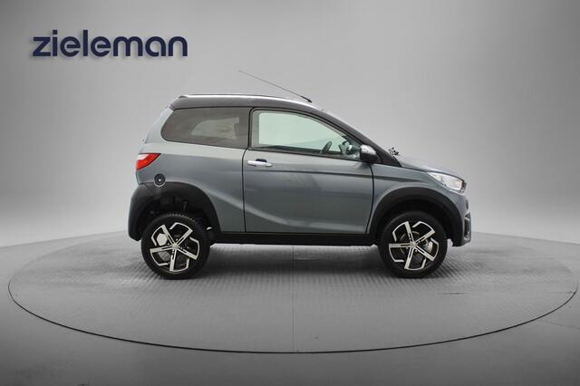 Aixam CROSSOVER dCi Highline Sport - 2022 - 6.707 Km - Camera, Leer, Parkeersensoren