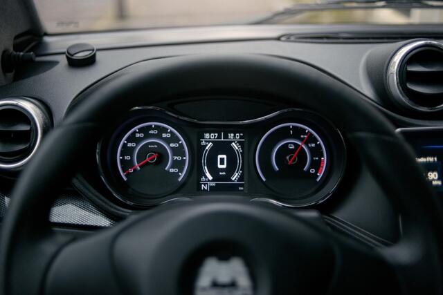 Aixam MEGA Black Edition