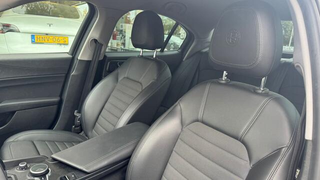 Alfa Romeo GIULIA 2.0T
