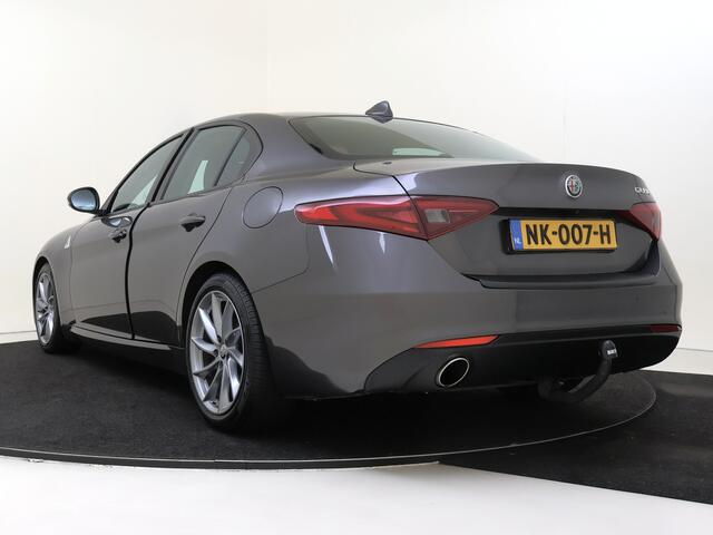 Alfa Romeo GIULIA 2.0T Super Leren bekleding | Camera achter | Navigatie