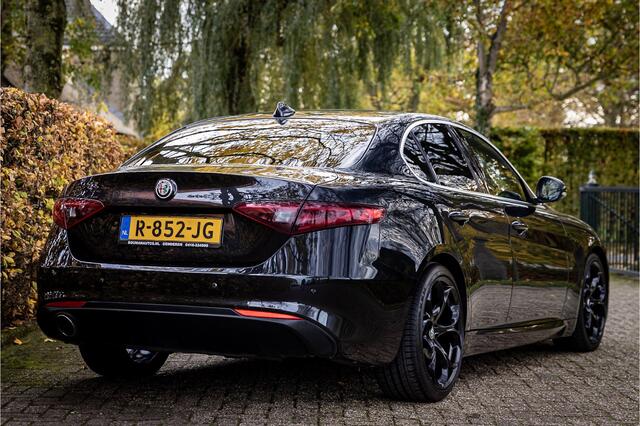 Alfa Romeo GIULIA 2.0T 310 PK Squadra Massimo 19"