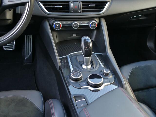 Alfa Romeo GIULIA 2.9 V6 Quadrifoglio