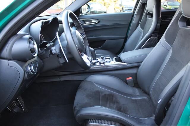 Alfa Romeo GIULIA 2.9 V6 Quadrifoglio 510 PK Carbonstoelen Sportuitlaat Rijassistentie Pakket