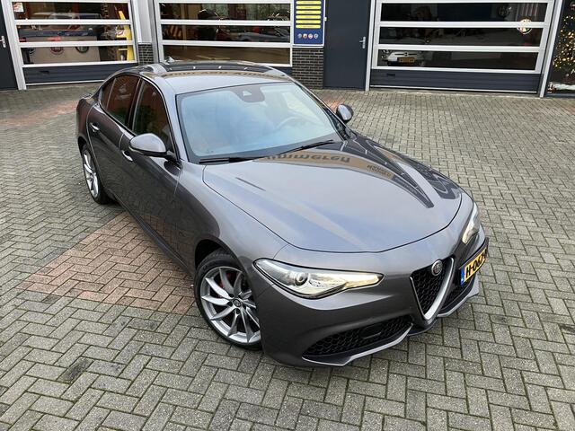 Alfa Romeo GIULIA 2.0T Super | BTW Auto, interessant voor ondernemers| | Uitmuntende staat |