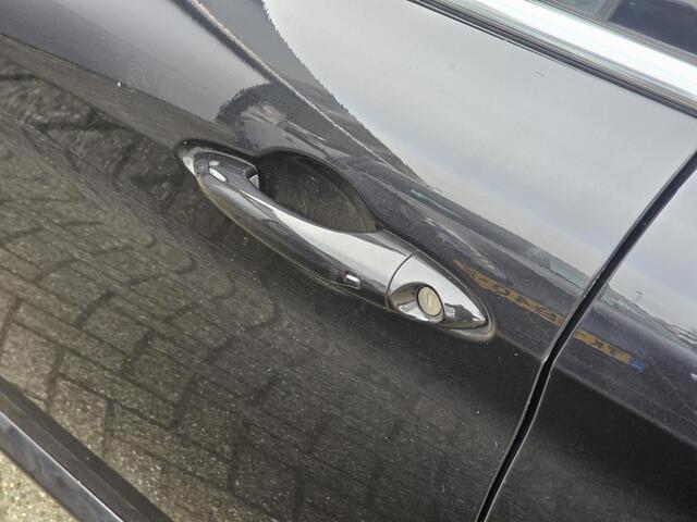 Alfa Romeo GIULIA 2.0T Super / VELOCE INT. / XENON / NAVI / TREKH.