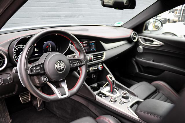 Alfa Romeo GIULIA 2.0 Competizione Q4 / H&K / CARPLAY / ADAPT. SCHOKBREK.