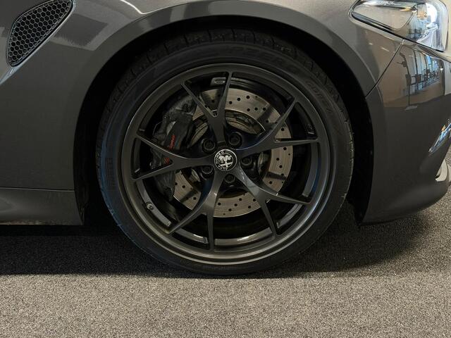 Alfa Romeo GIULIA 2.9 V6 Quadrifoglio Facelift MY2021 Dealer Onderhouden Grigio Vesuvio