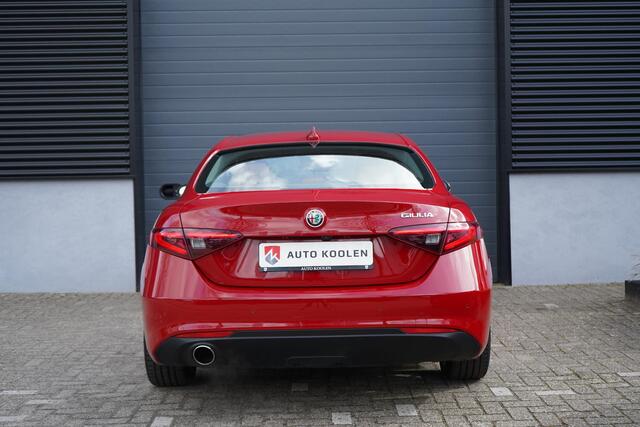 Alfa Romeo GIULIA 2.0T Super 310 pk! Stoelverw./ Cruise/ Climate