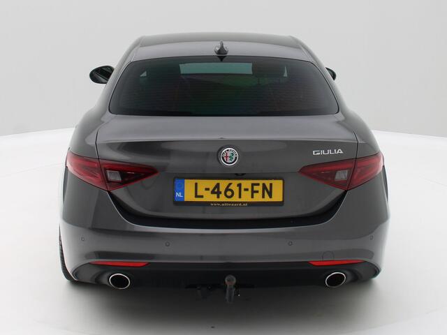Alfa Romeo GIULIA 2.0T Super 200pk Leder / Navi / Trekhaak / Origneel NL / 19''
