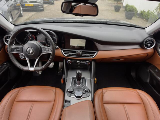 Alfa Romeo GIULIA 2.2 AUT8 SUPER 180PK LEDER NAVI AIRCO LED LMV PDC
