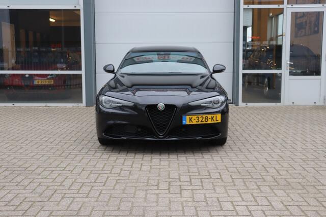 Alfa Romeo GIULIA 2.0T SPRINT/VELOCE.INT/STOEL.STUUR.VERW/ADAP.CRUISE/19
