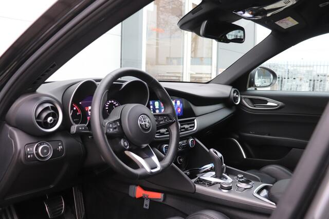 Alfa Romeo GIULIA 2.0T SPRINT/VELOCE.INT/STOEL.STUUR.VERW/ADAP.CRUISE/19