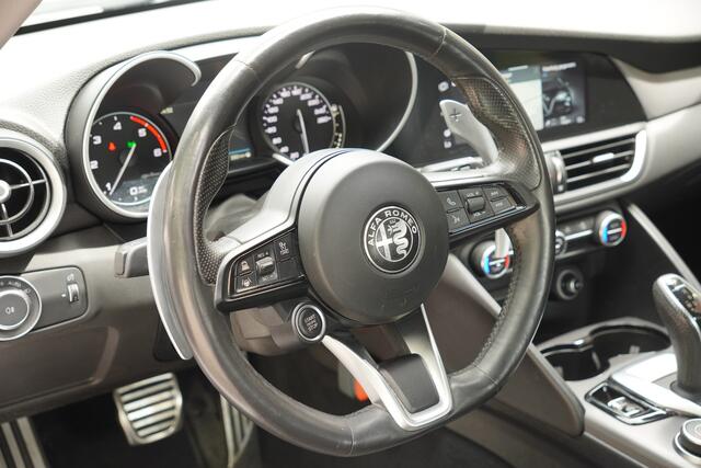 Alfa Romeo GIULIA 2.2 Sprint / BTW / Trekhaak / 18'Inch / Adaptieve Cruise / Carplay / Camera /