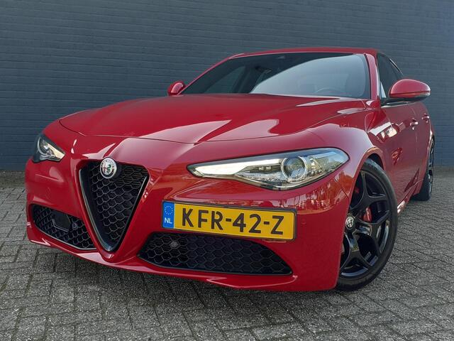 Alfa Romeo GIULIA 2.0 T Sprint VELOCE INT. / SPORTUITLAAT / VERLAAGD