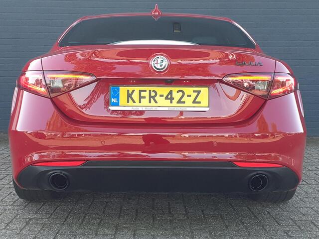 Alfa Romeo GIULIA 2.0 T Sprint VELOCE INT. / SPORTUITLAAT / VERLAAGD
